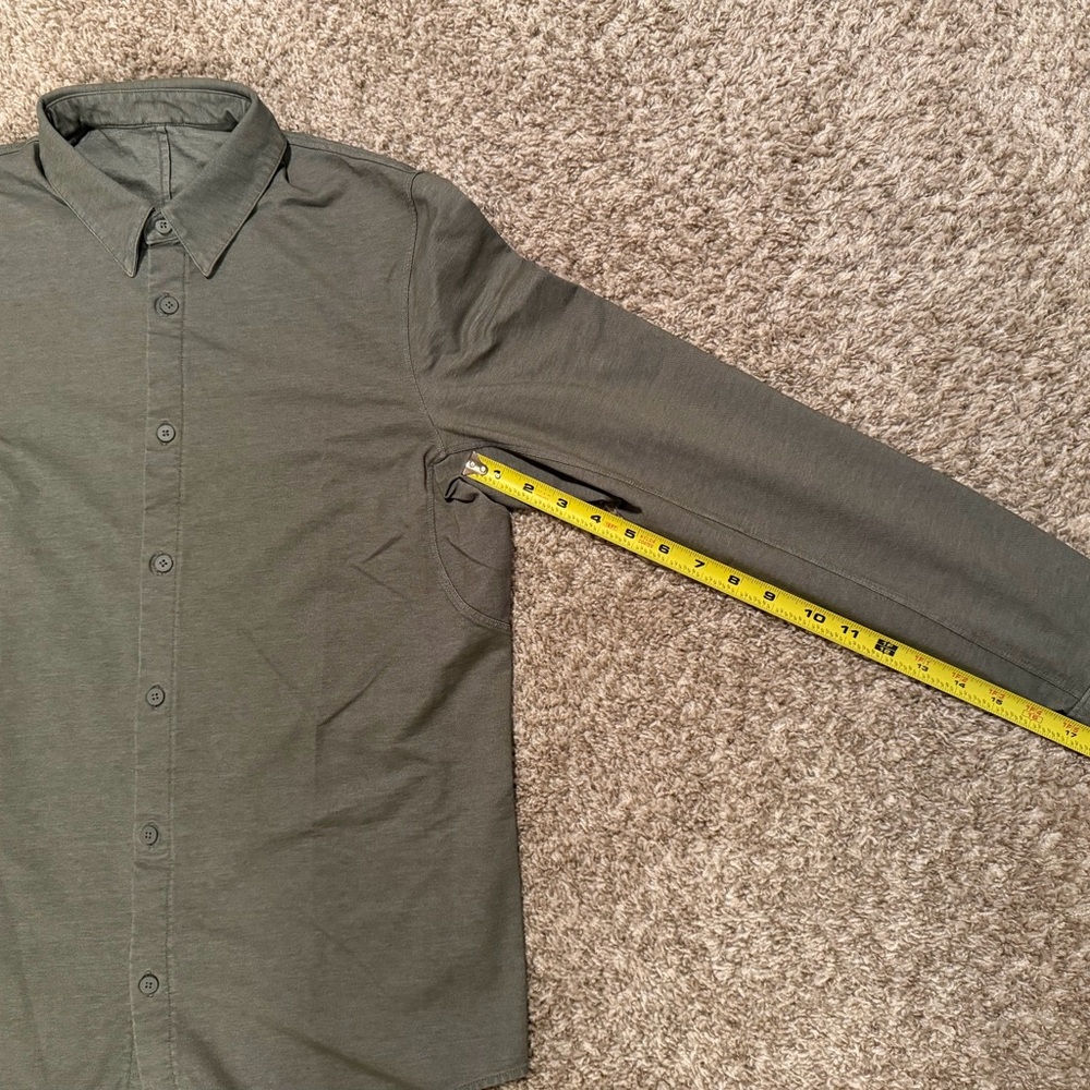 lululemon athletica Men's Olive Green Long-Sleeve Button-Down Shirt